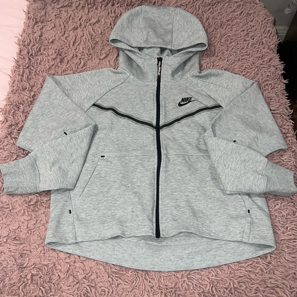 Women’s nike tech fleece sweater